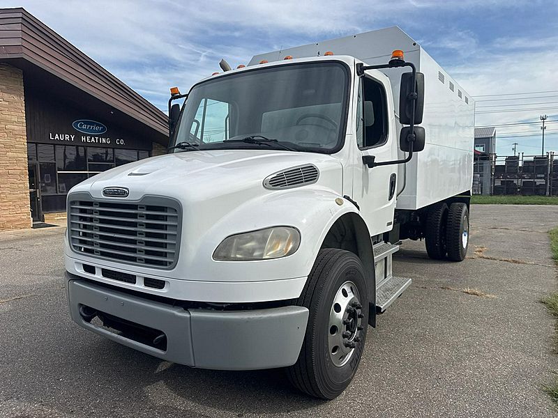 2009 Freightliner M2