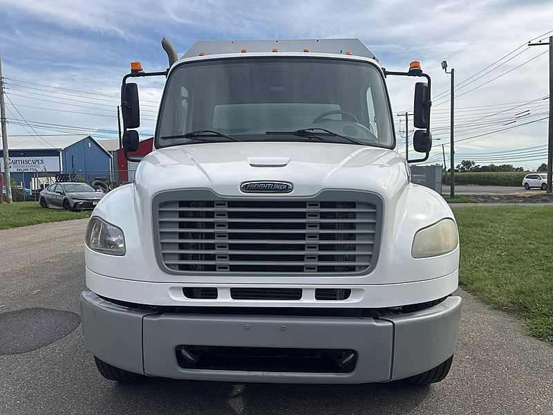 2009 Freightliner M2