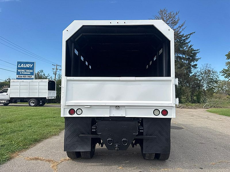 2009 Freightliner M2