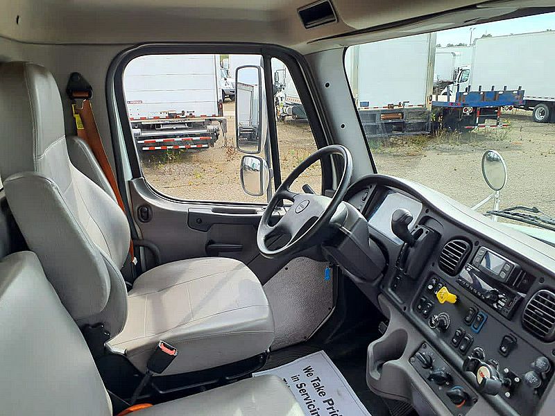 2020 Freightliner M2 106