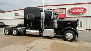 2017 Peterbilt 389 - Sleeper Truck
