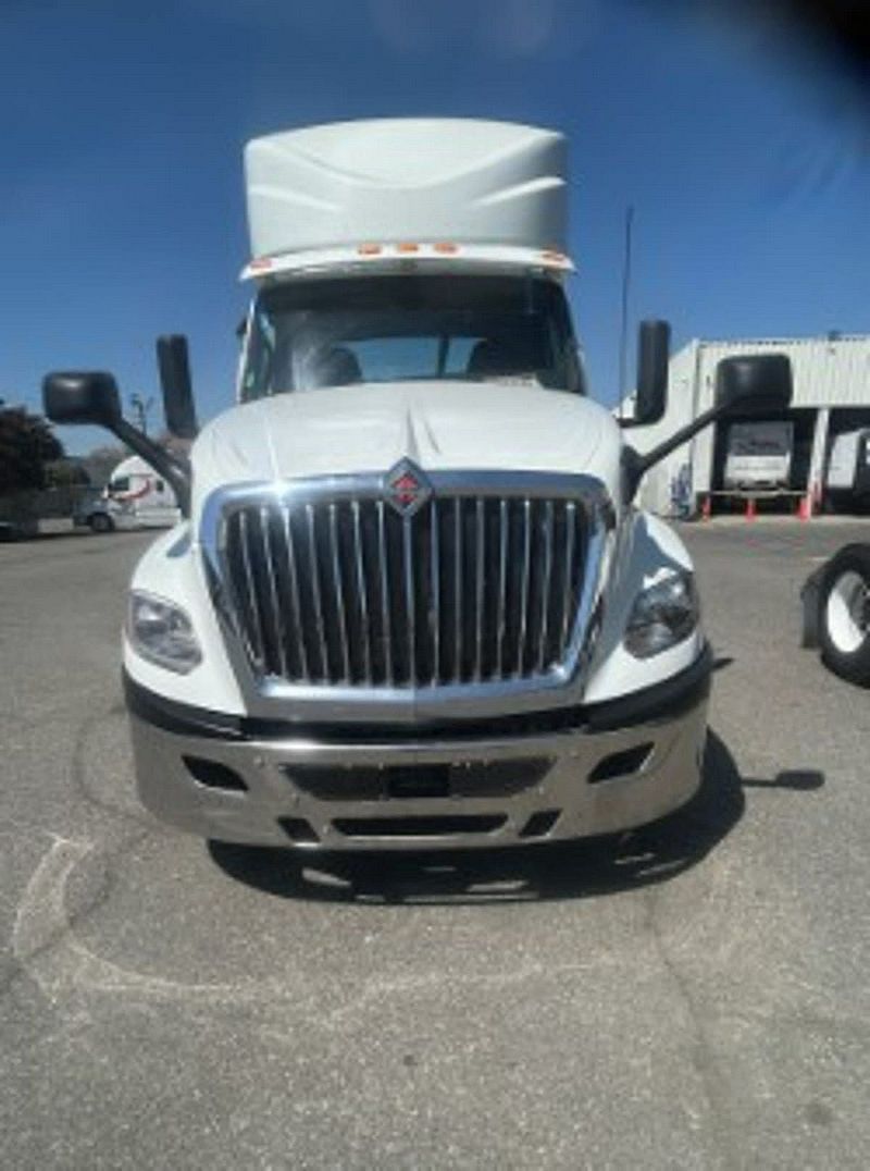 2019 International RH613