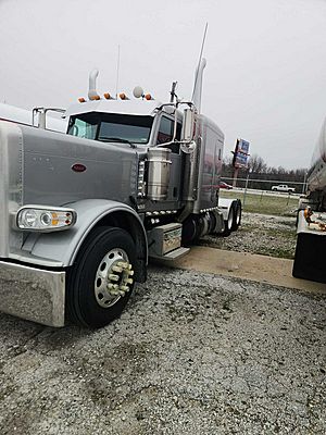 2021 Peterbilt 389 - Sleeper Truck