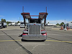 2022 Peterbilt 389 - Day Cab
