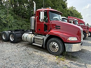 2014 Mack Pinnacle - Day Cab