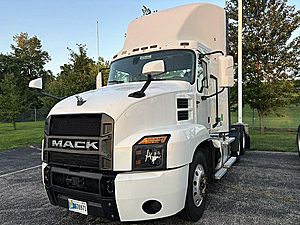 2023 Mack ANT64T - Day Cab