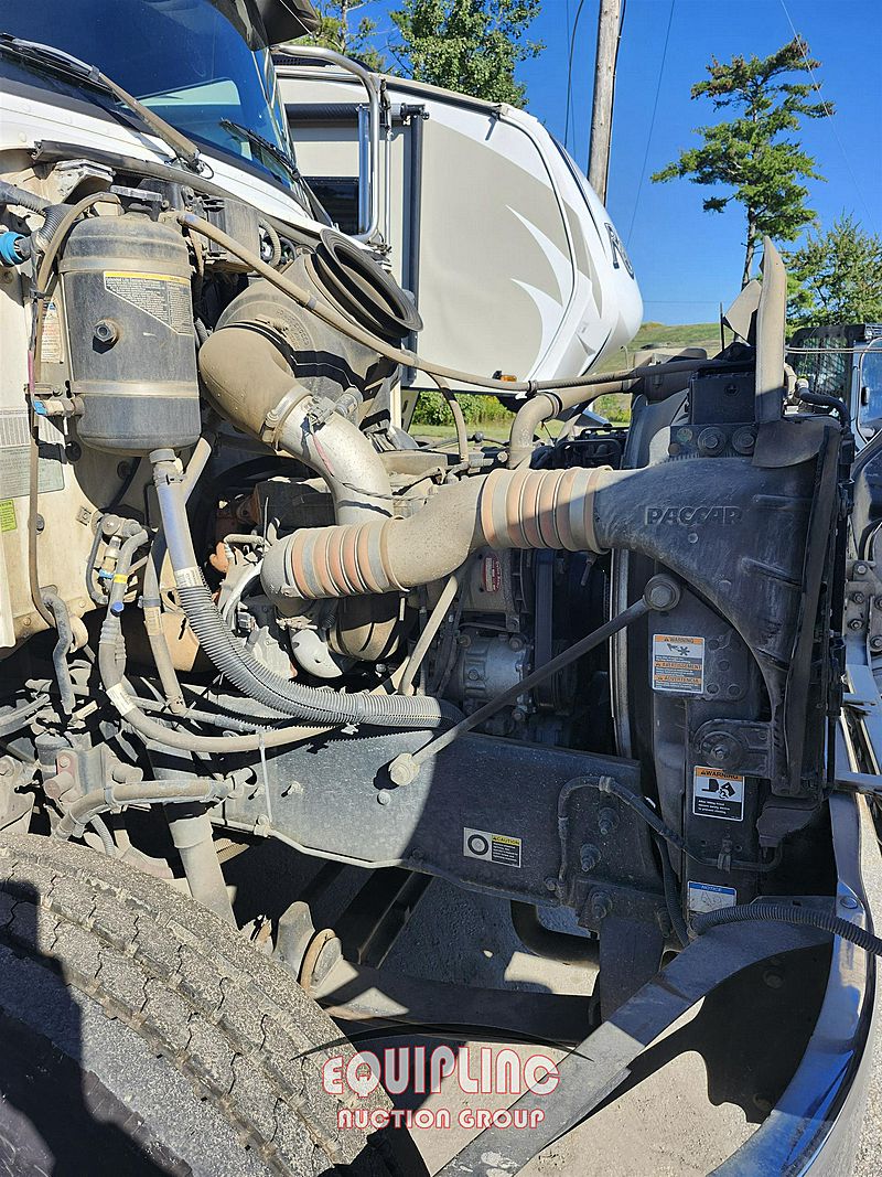 2017 Peterbilt 337
