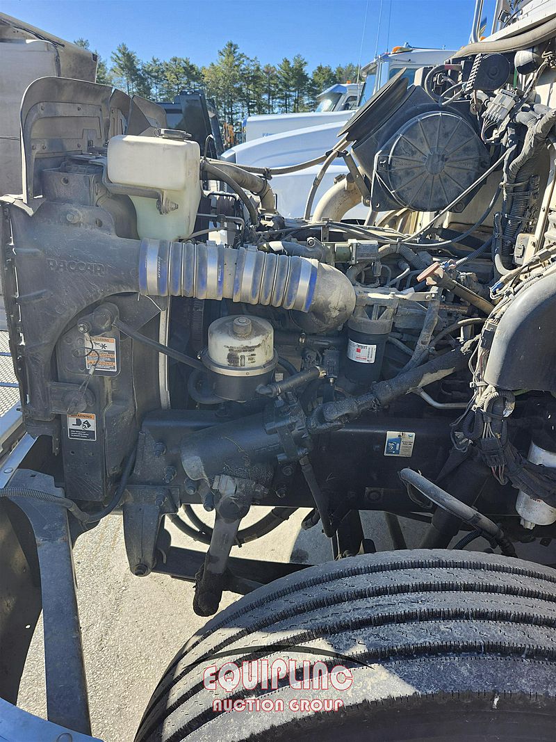 2017 Peterbilt 337