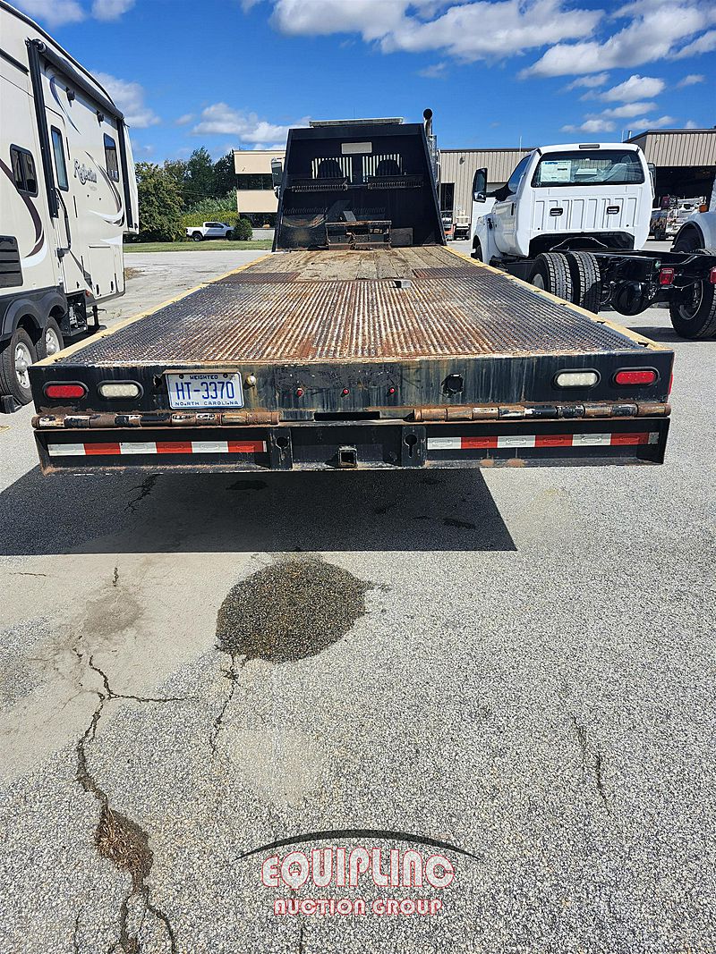 2017 Peterbilt 337