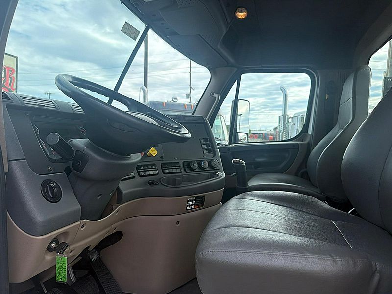 2020 Freightliner Cascadia
