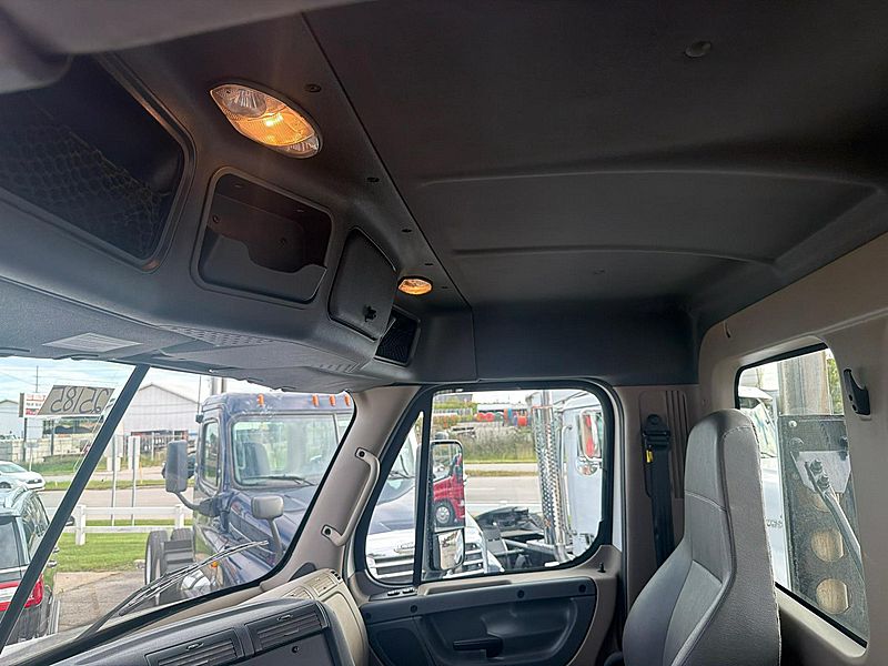 2020 Freightliner Cascadia