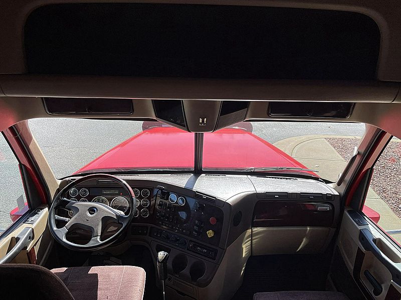 2015 Freightliner CORONADO 132