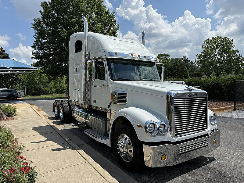 2020 Freightliner CORONADO 132