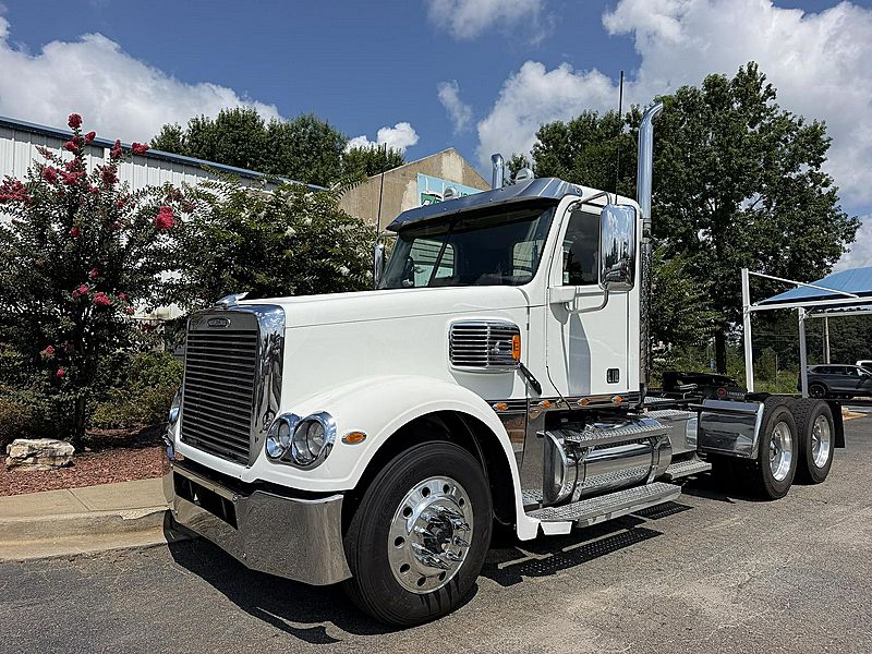 2020 Freightliner CORONADO 132