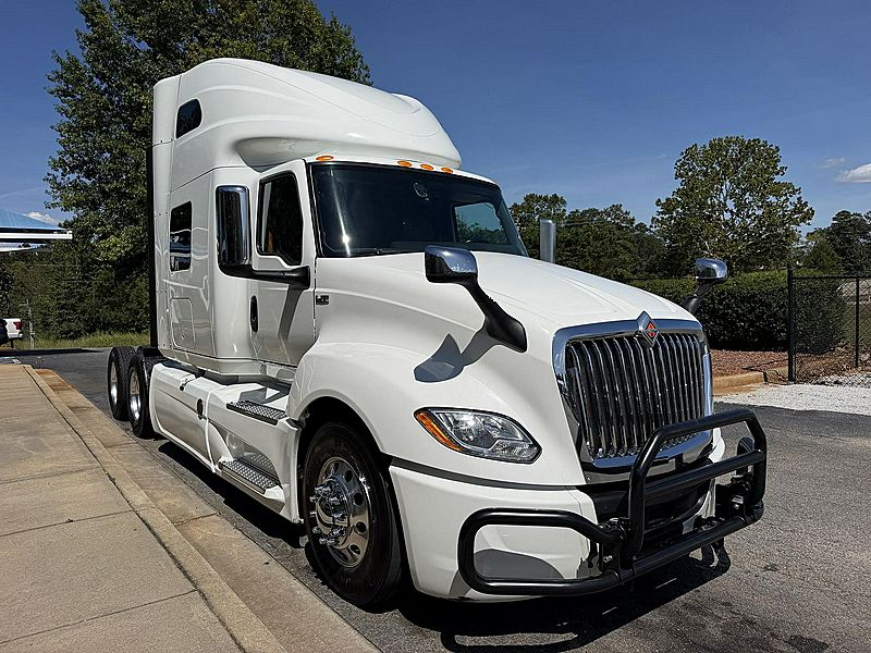 2023 International LT