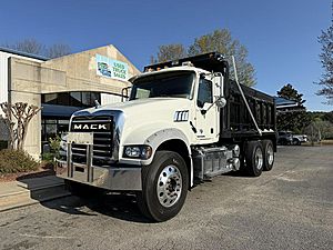 2015 Mack Granite GU713 - Day Cab