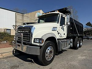 2015 Mack Granite GU713 - Day Cab