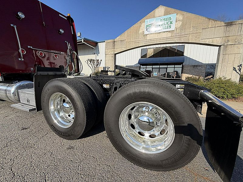 2020 Peterbilt 389