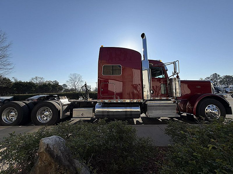 2020 Peterbilt 389