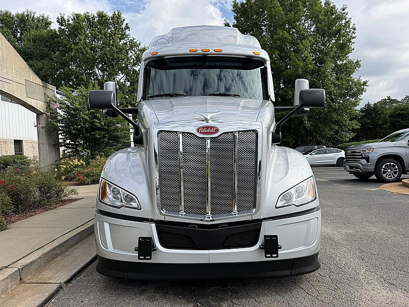 2026 Peterbilt 579