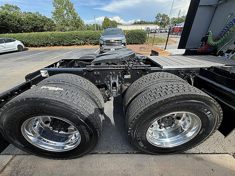 2026 Peterbilt 579