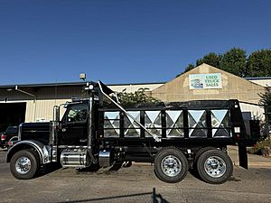 2027 Peterbilt 589 - Day Cab