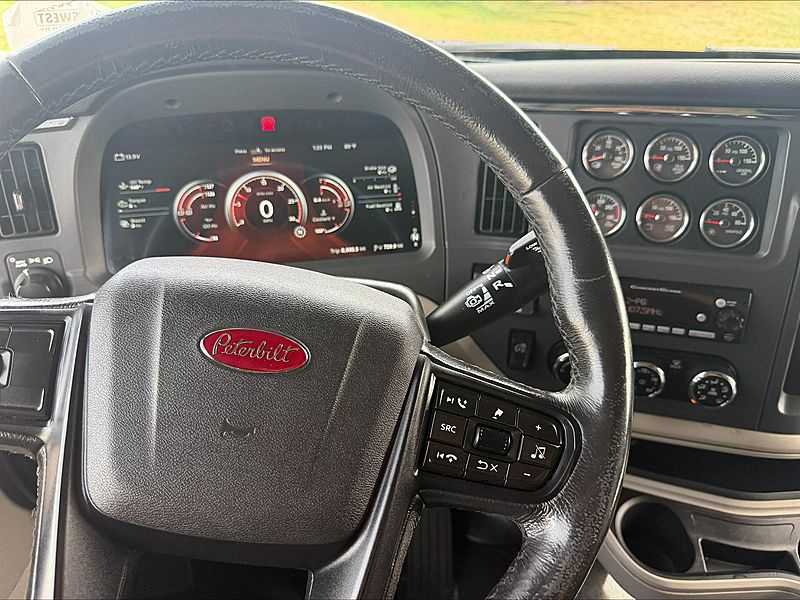 2023 Peterbilt 579