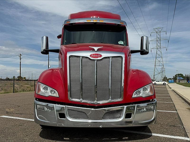 2023 Peterbilt 579