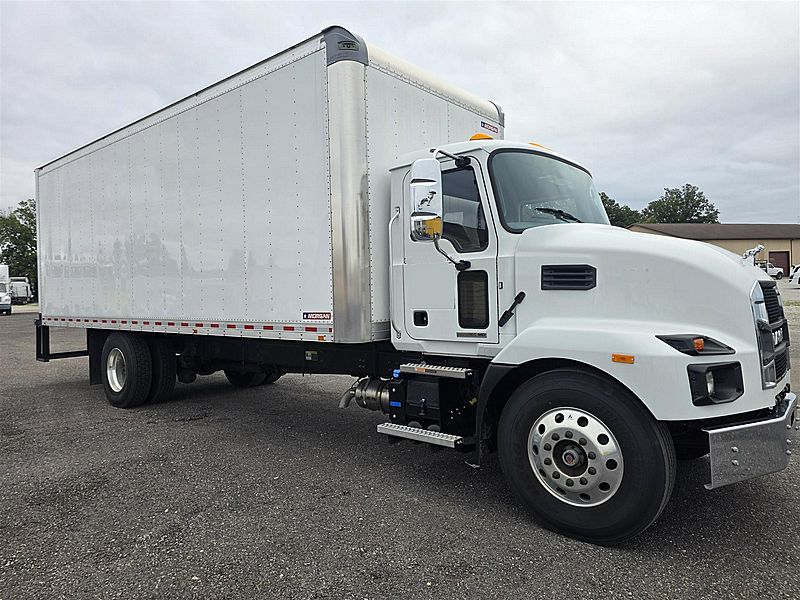 2024 Mack MD642 