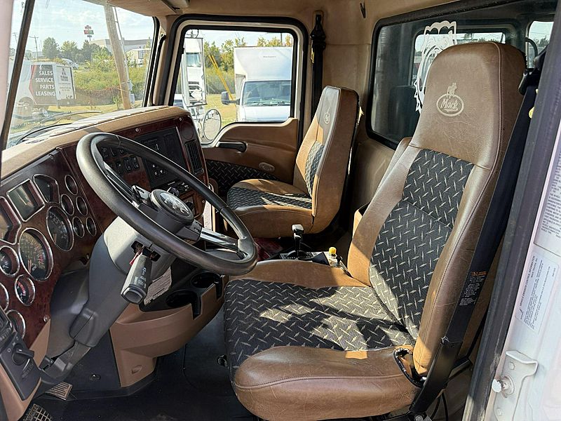 2019 Mack GU713
