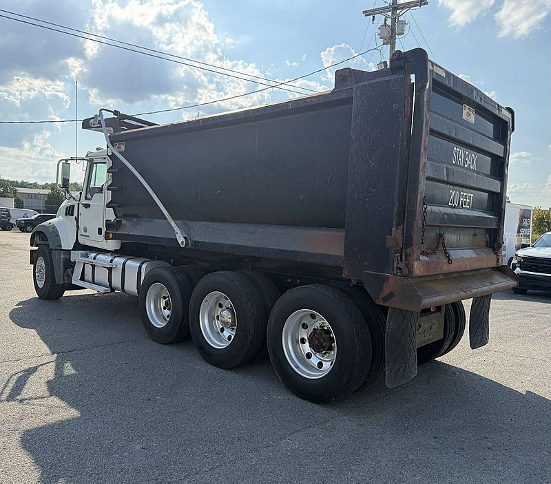 2019 Mack GU713