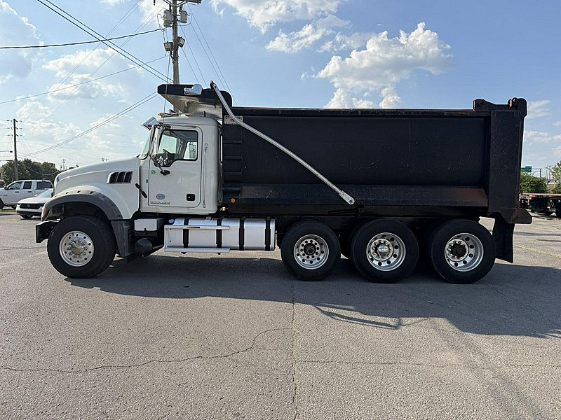 2019 Mack GU713