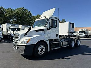 2018 Freightliner Cascadia - Day Cab