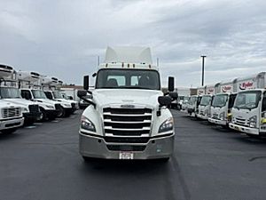 2019 Freightliner Cascadia - Day Cab