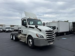 2019 Freightliner Cascadia - Day Cab