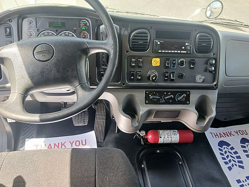 2022 Freightliner M2 106