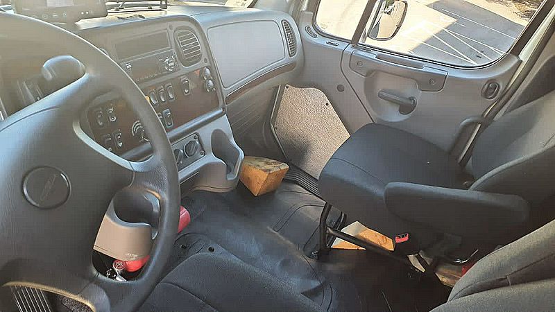 2019 Freightliner M2 106