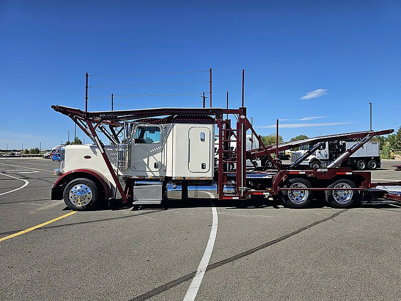 2022 Peterbilt 389