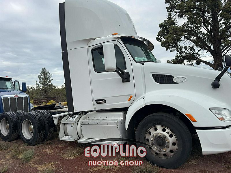 2017 Peterbilt 579