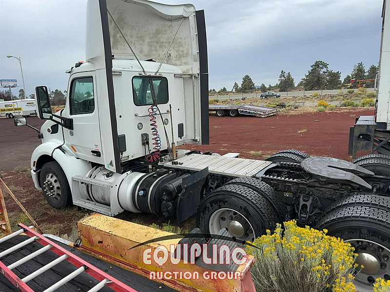 2017 Peterbilt 579