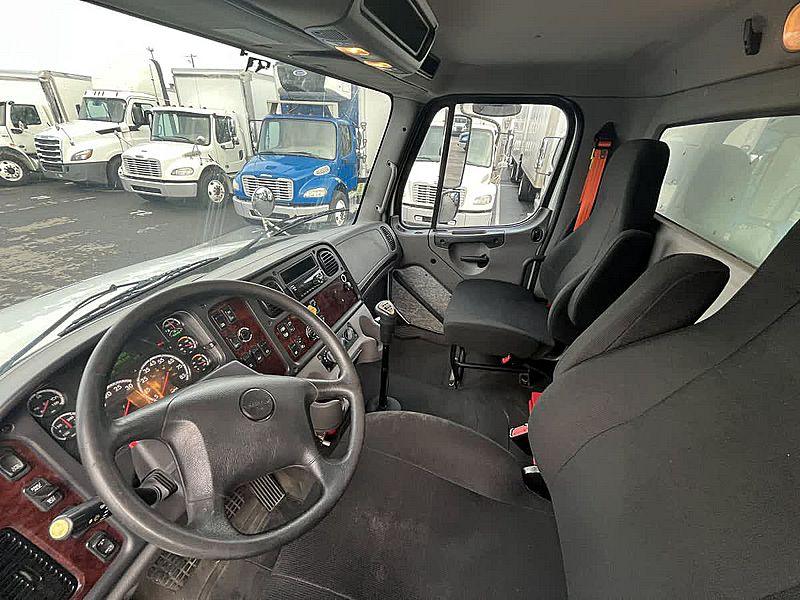 2020 Freightliner M2 106