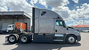 2025 Freightliner Cascadia 126