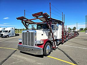 2022 Peterbilt 389 - Day Cab