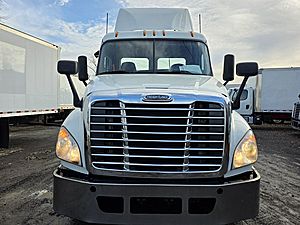2019 Freightliner Cascadia 125 - Day Cab