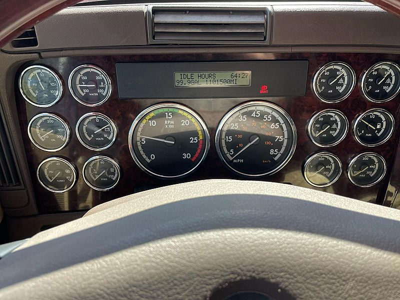 2015 Freightliner CORONADO 132