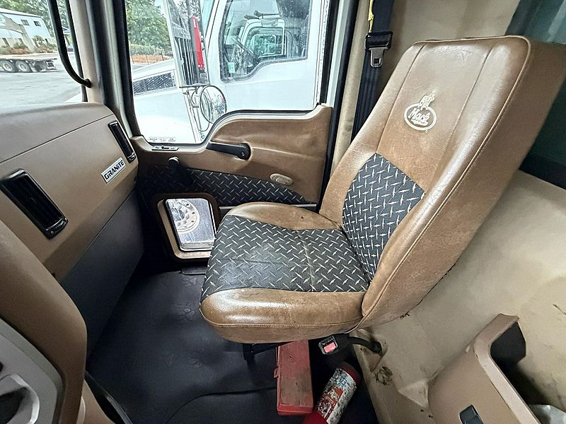 2015 Mack GU713
