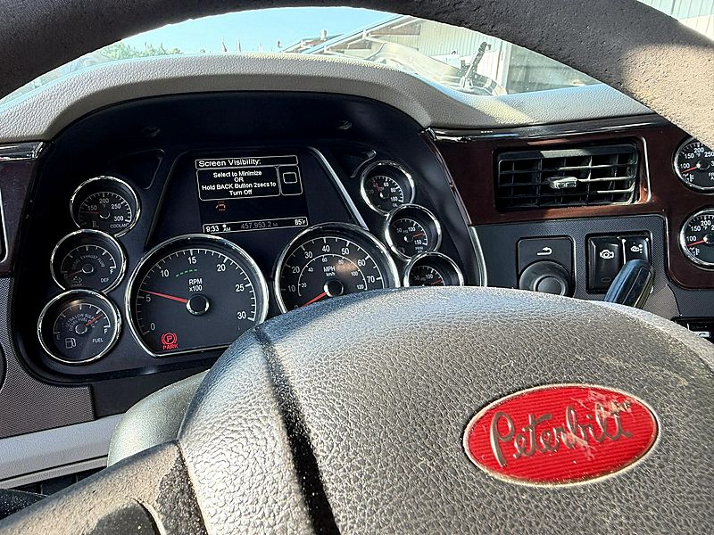 2017 Peterbilt 579