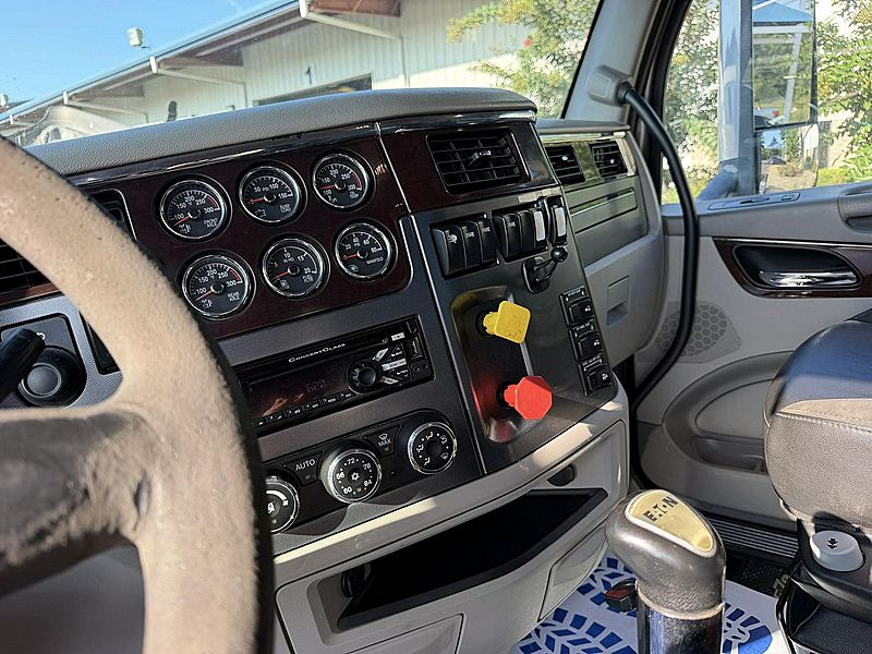 2017 Peterbilt 579