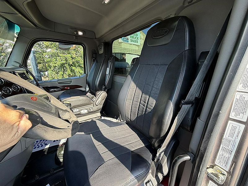 2017 Peterbilt 579