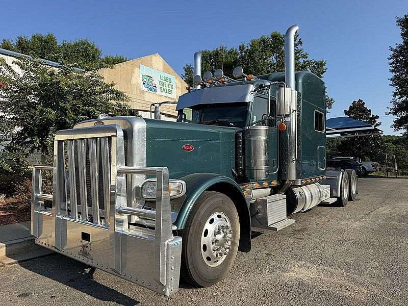 2020 Peterbilt 389